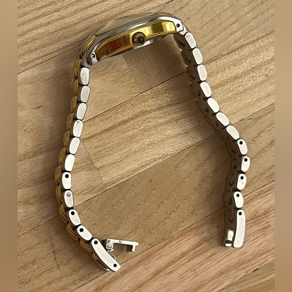 Bulova Ladies Watch Silver Dial Two Tone Bracelet Date Window Rare 98U02 - Picture 9 of 14